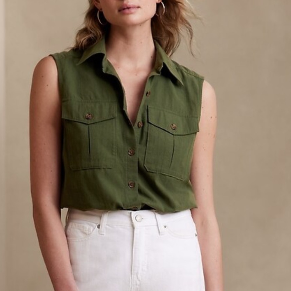 ☀️ New! BANANA REPUBLIC Sleeveless Double Pocket Button-Up Top